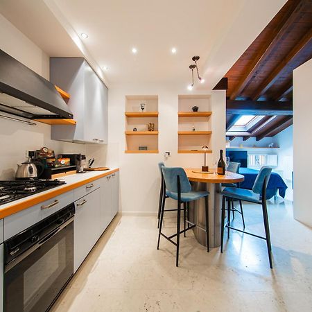 The Gallery Apartment Center Болонья Экстерьер фото