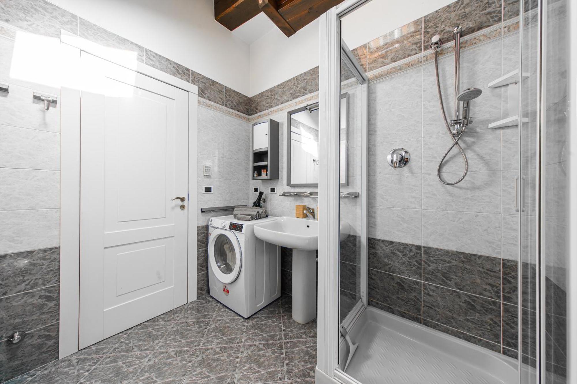 The Gallery Apartment Center Болонья Экстерьер фото